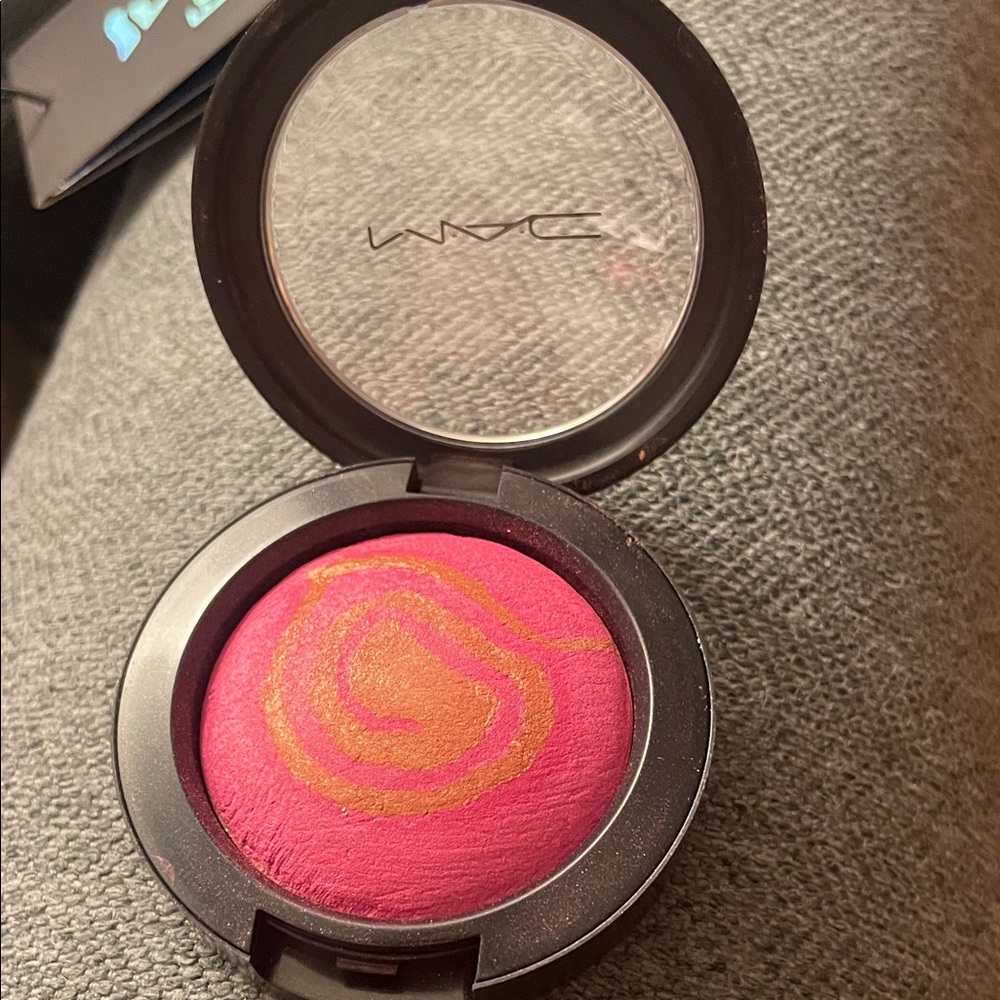 MAC Supernova Blush *RARE*